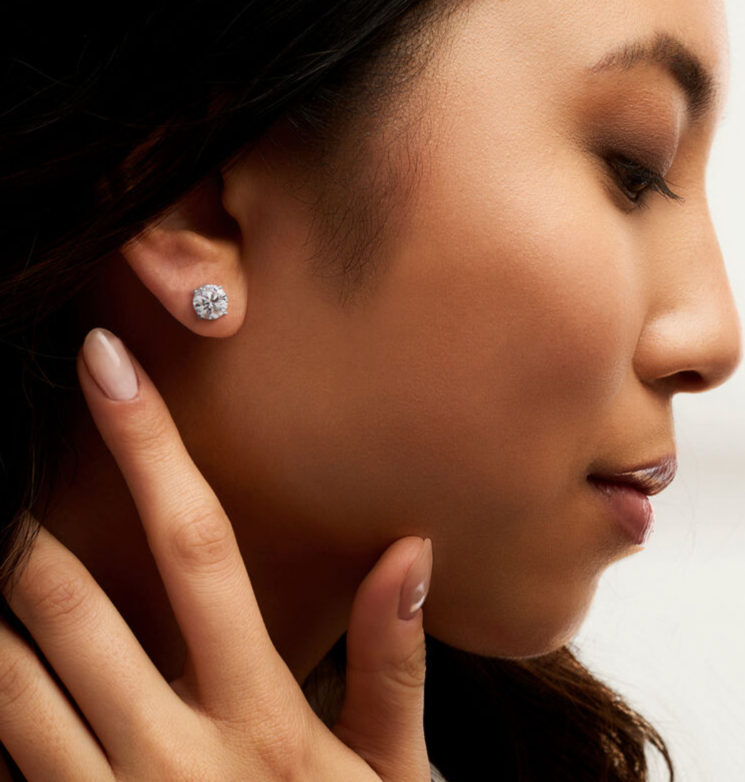 14 Karat White Gold Screw Backing Round Stud Earring