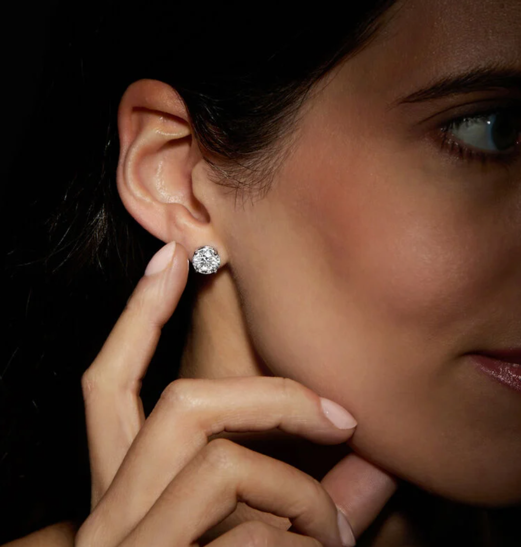 14 Karat White Gold Screw Backing Round Stud Earring