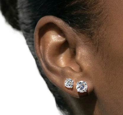 14 Karat White Gold Screw Backing Round Stud Earring