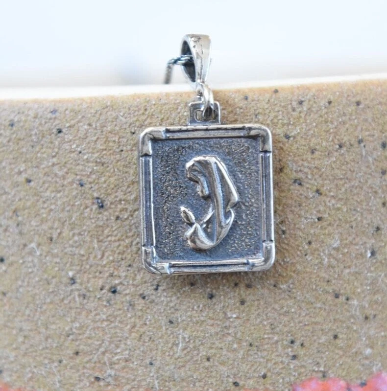 Sterling silver Praying Mary Pendant necklace/Rope 18"Virgen De Guadalupe
